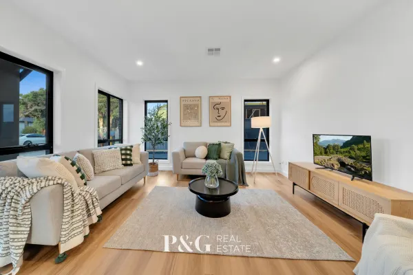 1/11 Ambleside Crescent (1/16)