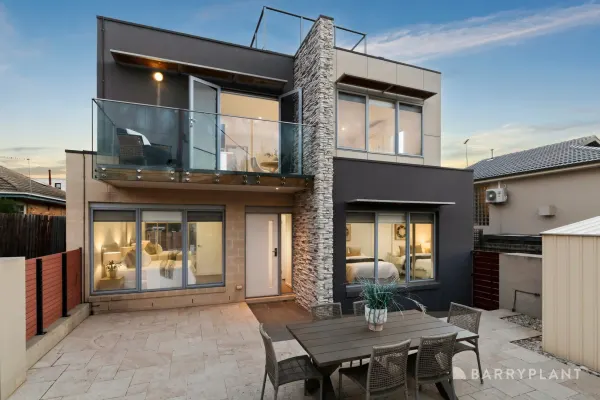 1/6 Harding Avenue (1/15)