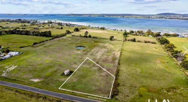 1 Greens Beach Road (1/5)