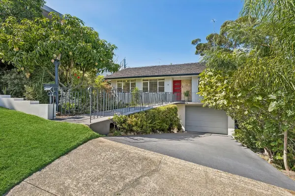 1 Spalding Crescent (1/15)