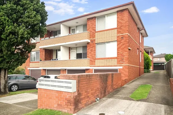 10/26 Chalmers Street (1/11)