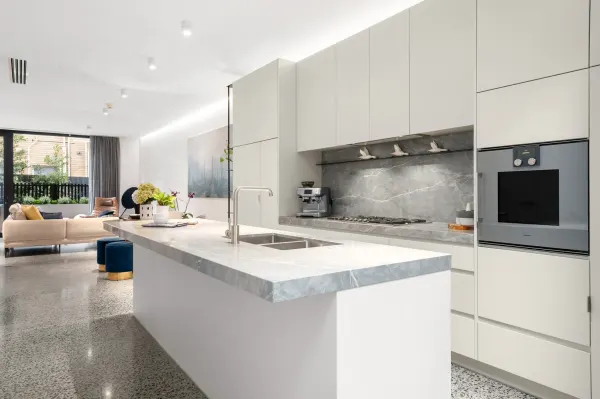 10/573 Glenferrie Road (1/12)