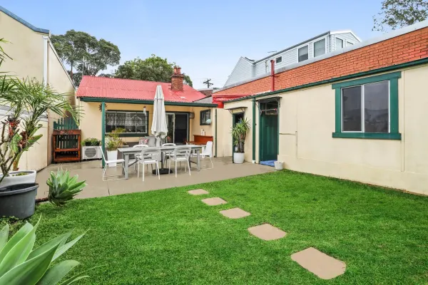 10 Denison Street (1/12)