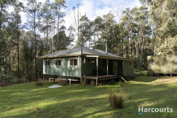 10 Hawleys Lane (1/23)