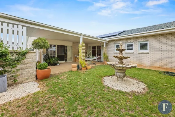 10 Normoyle Crescent (1/25)