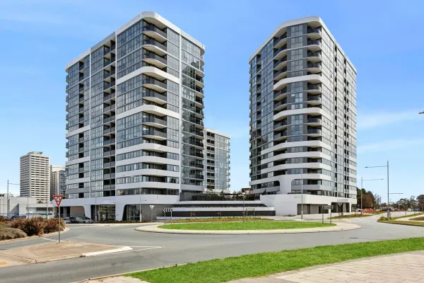 104/102 Easty Street (1/17)