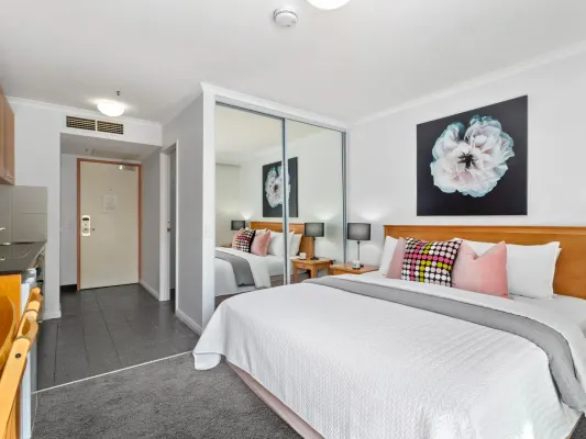 104/2 Akuna Street (1/13)