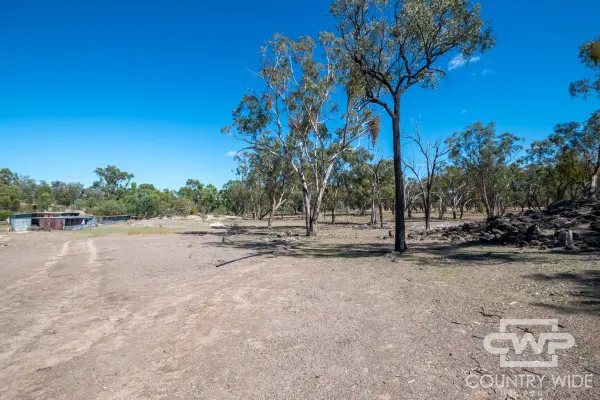 1043 Wallangra Road (1/22)