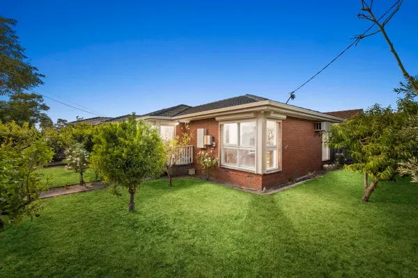 105 Westall Road (1/12)