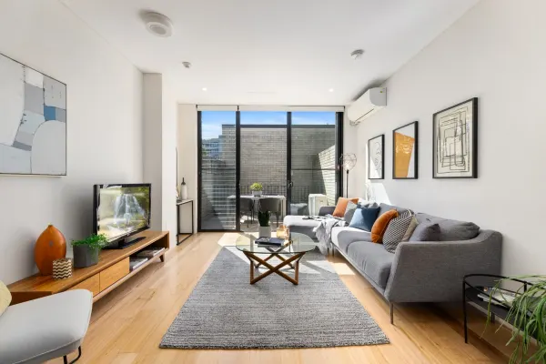 11/13-19 Glebe Street (1/10)