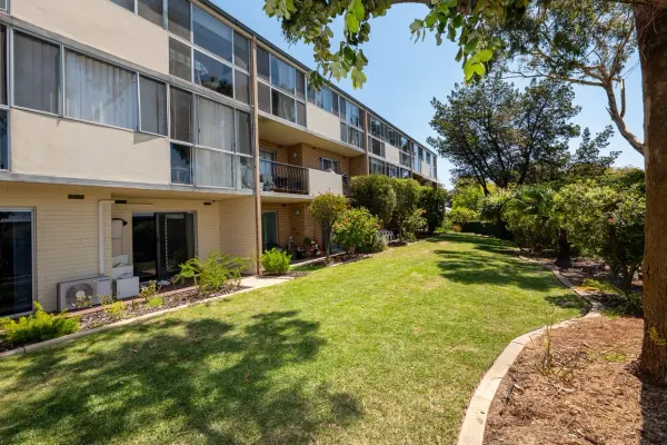 11/50 Wellington Street (1/13)