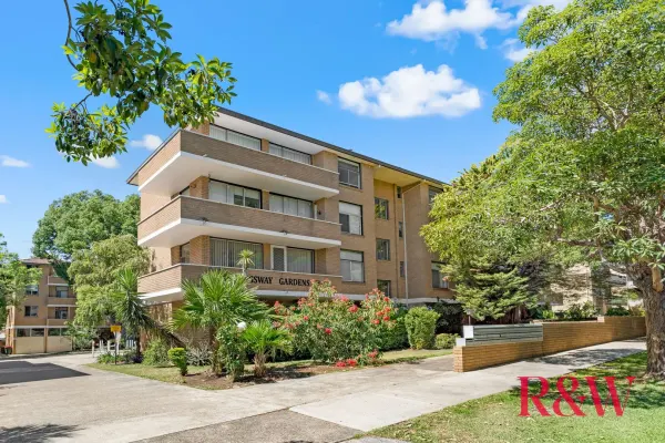 11/78-82 ALBERT ROAD (1/16)