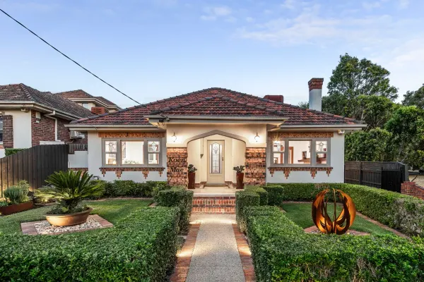11 Berkeley Grove (1/15)
