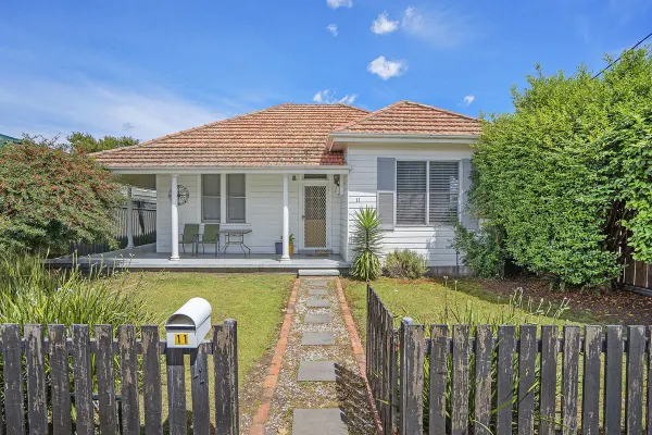 11 Elizabeth Street (1/17)