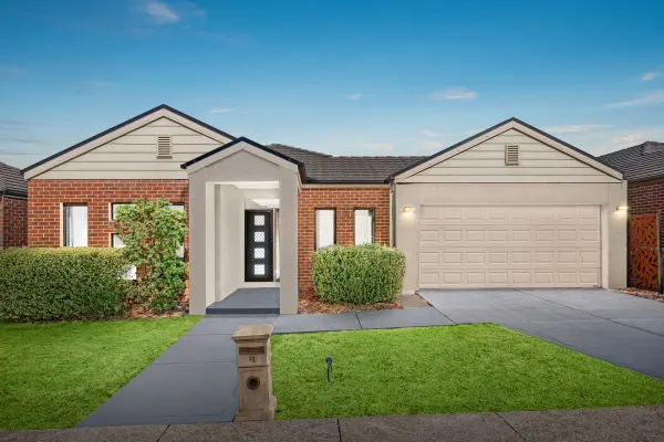 11 Grampians Drive (1/14)