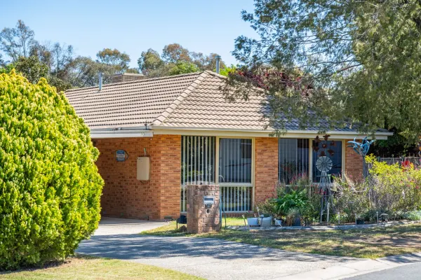 11 Stewart Court (1/10)