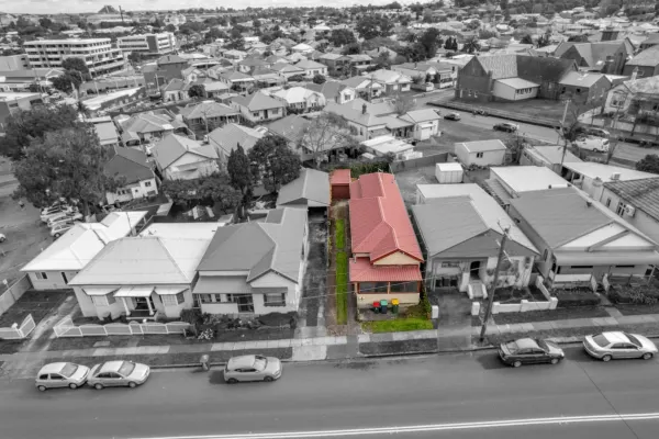 112 Hanbury Street (1/9)