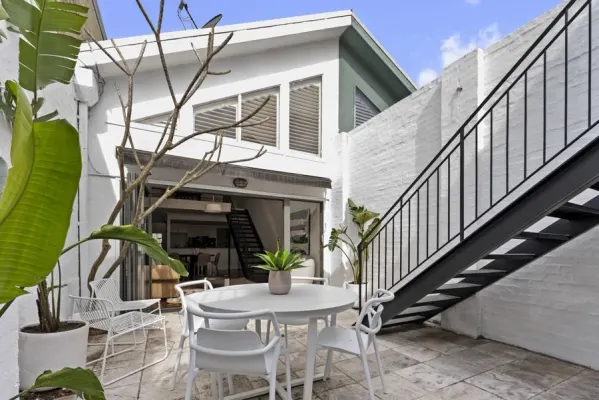 119 Lawrence Street (1/16)