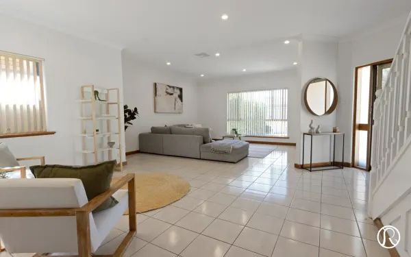 11C Barnett Terrace (1/15)