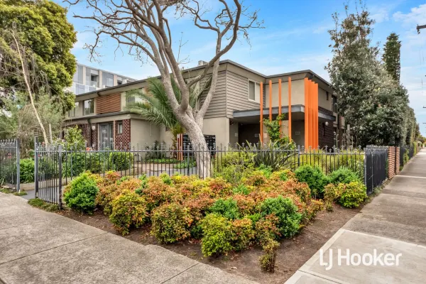12/15 Hawthorn Road (1/12)