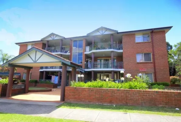 12/84-86 Brancourt Avenue (1/9)