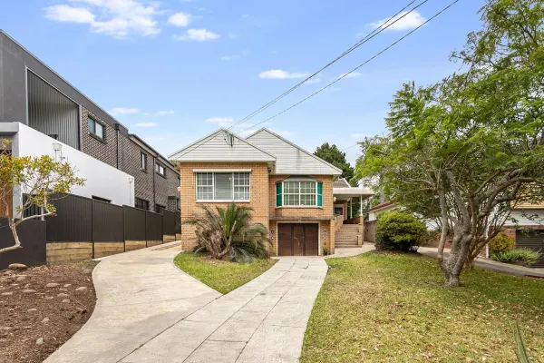 12 Elwin Street (1/16)