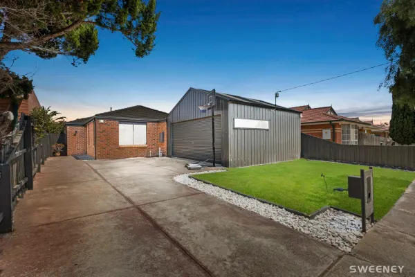 12 Gibson Court (1/17)