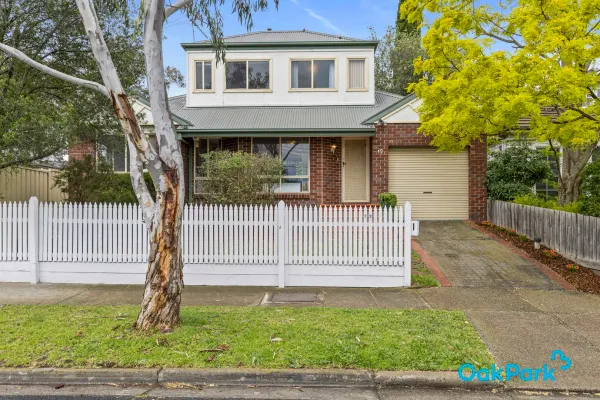 12 Grevillia Road (1/15)