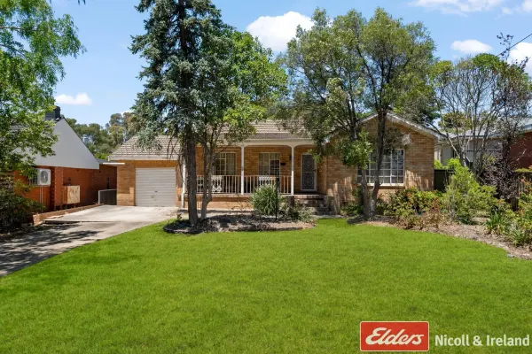 12 Isaacs Street (1/19)