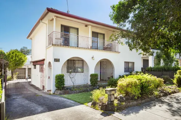 12 Tyler Crescent (1/11)