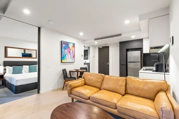 1205/10 Claremont Street (1/13)
