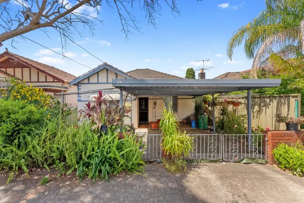 124 Patrick Street (1/2)