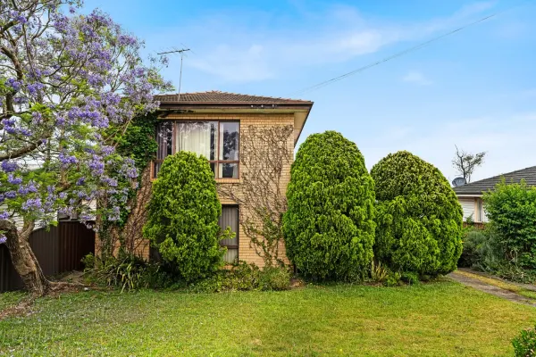 127 Gabo Crescent (1/12)