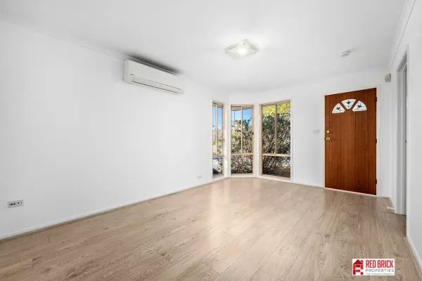 13 Bedourie Street (1/17)