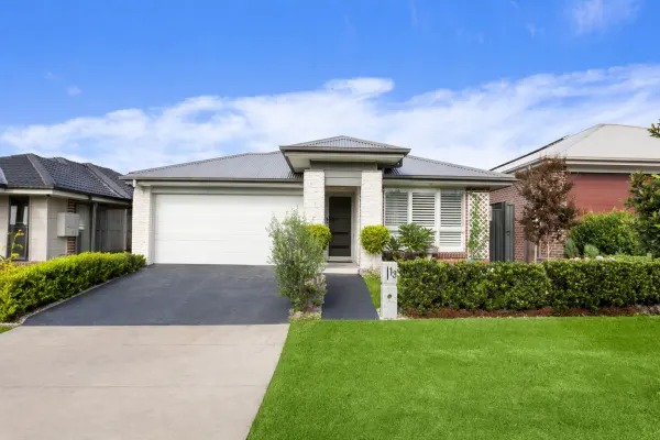 13 Bottlebrush Drive (1/9)