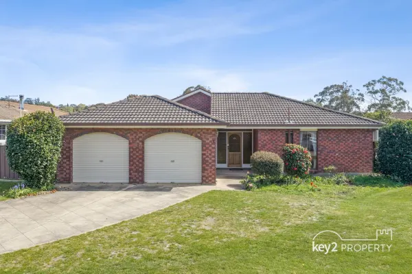 13 Denway Grove (1/3)