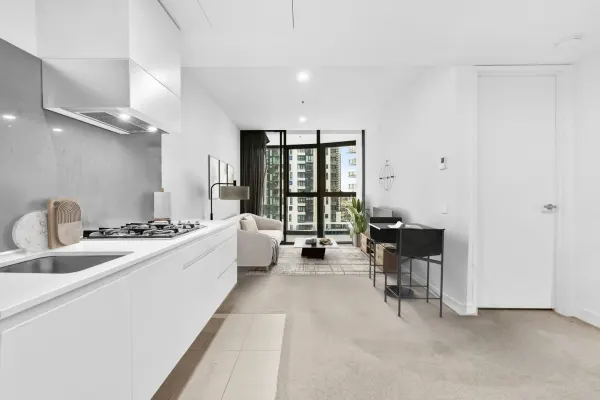 1312/105 Clarendon Street (1/17)