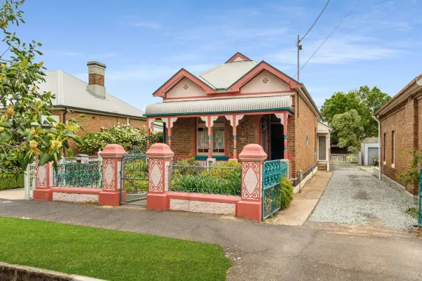 135 Edward Street (1/16)