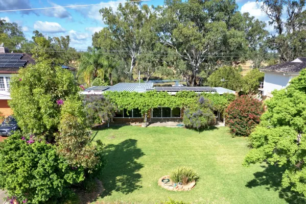 135 Gibbons Street (1/28)