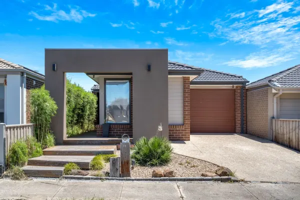 14 Bernwood Road (1/18)