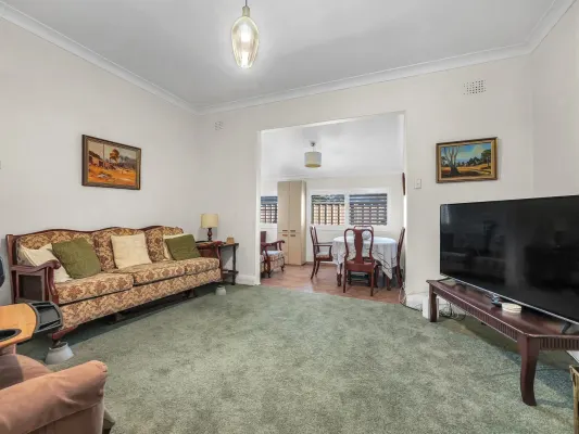 14 Holmes Street (1/9)