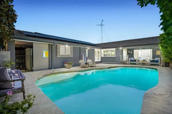 14 Kelly Close (1/1)
