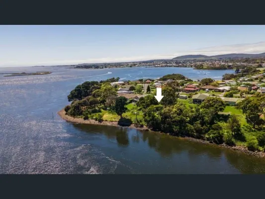 14 TAMAR AVENUE (1/9)