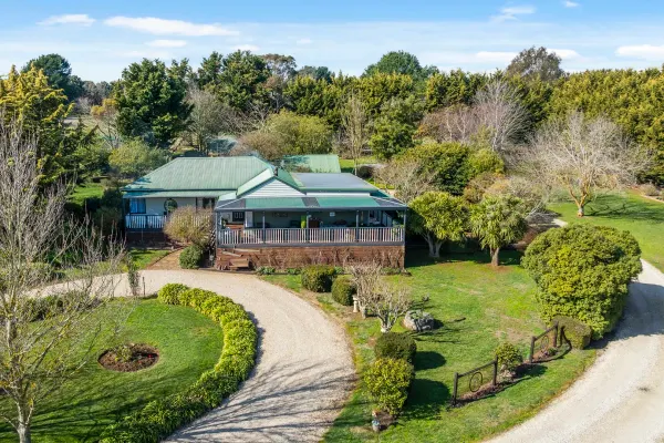 141 Ochiltrees Road (1/24)