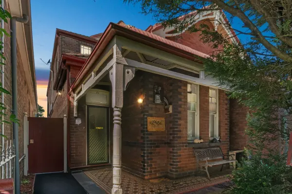144 Doncaster Avenue (1/10)