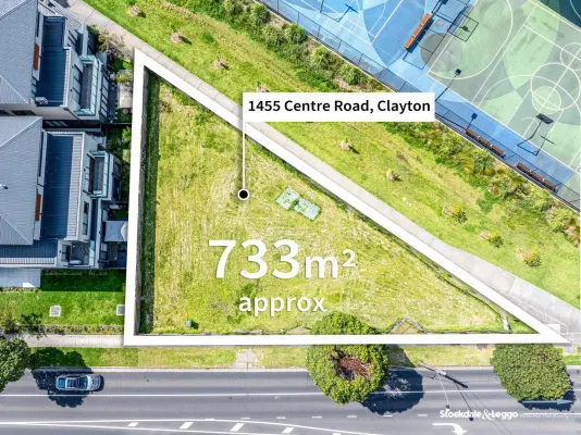 1455 Centre Road (1/3)
