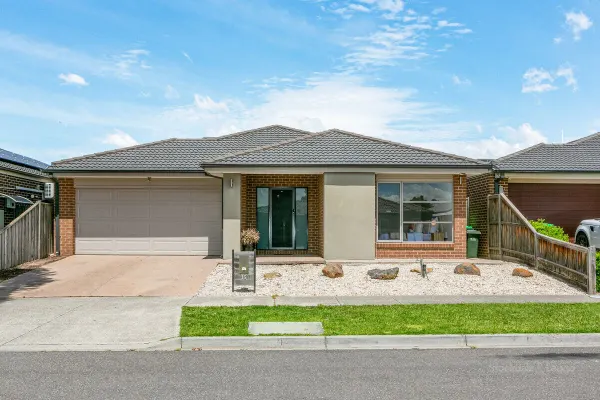 15 Marlowe Grange (1/14)