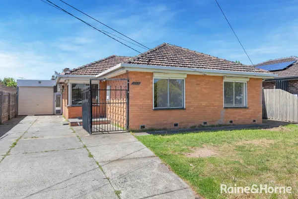 153 St Albans Road (1/19)