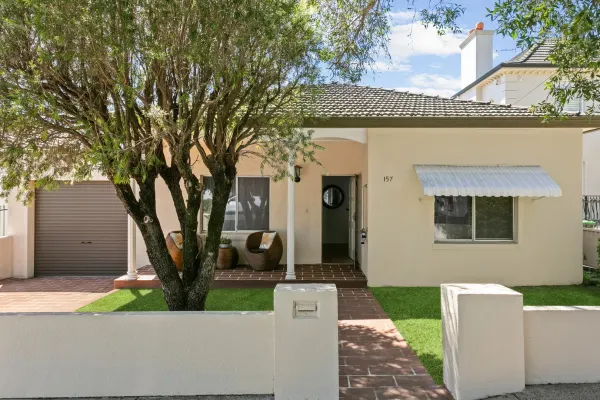 157 Riverview Road (1/13)