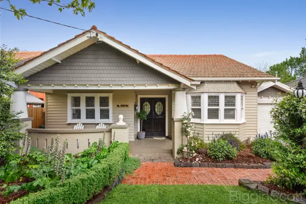 16 Brentani Avenue (1/11)